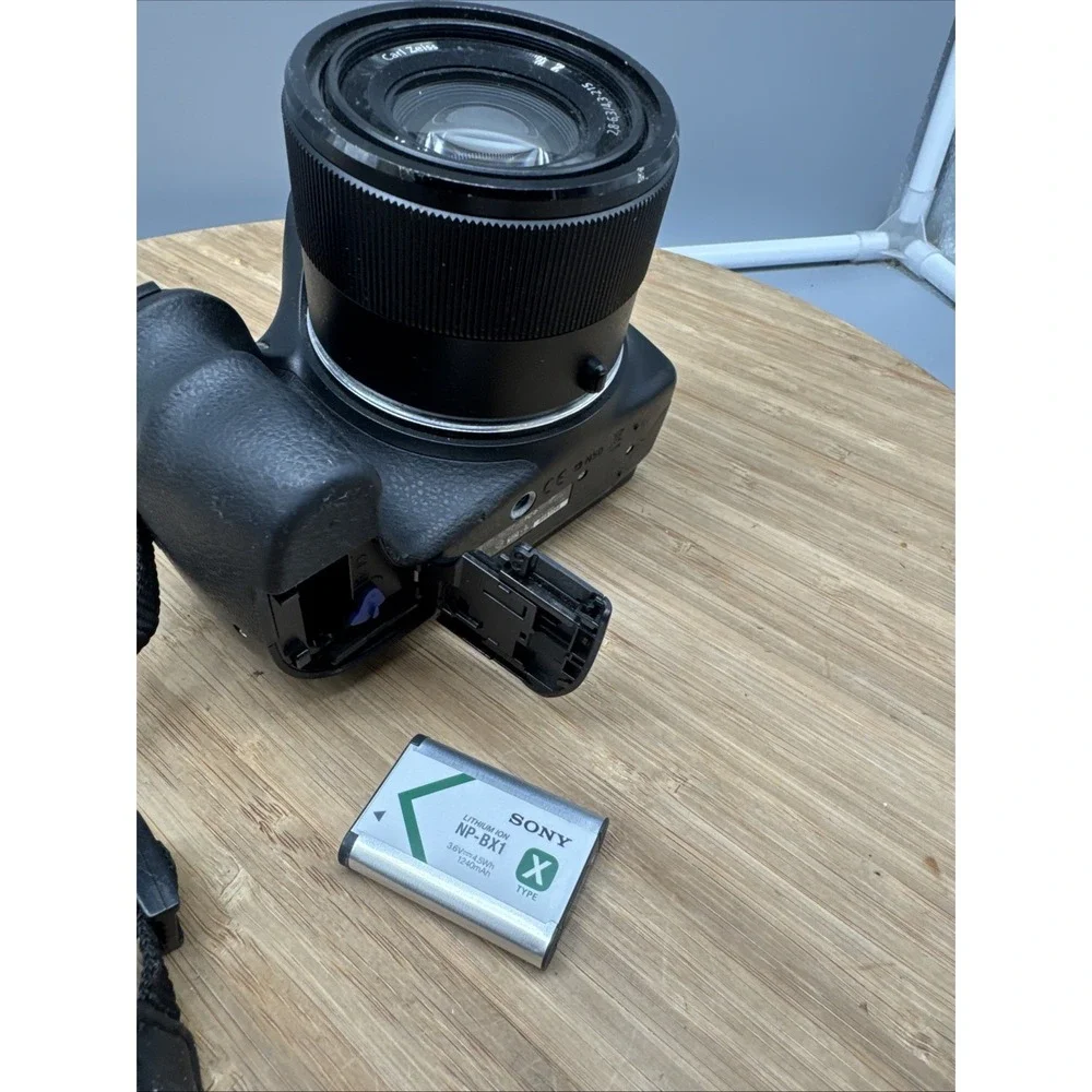 Sony Cyber-shot DSC-HX300 Bridge Camera 20.4MP 50x Zoom HD Video Black Untested